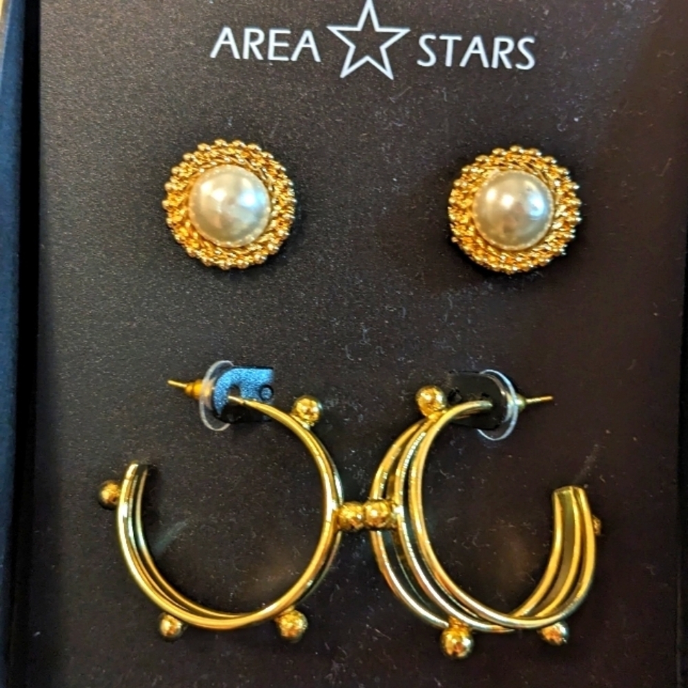 Vintage Area Stars Gold Tone Earring Set